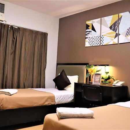 The Studio 18 Residences Manila Esterno foto