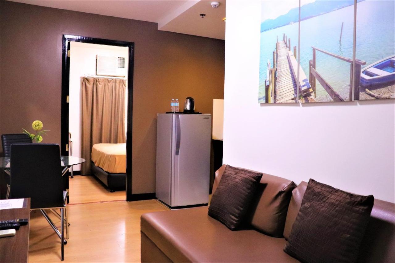 The Studio 18 Residences Manila Esterno foto