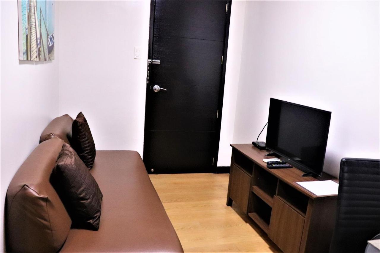 The Studio 18 Residences Manila Esterno foto