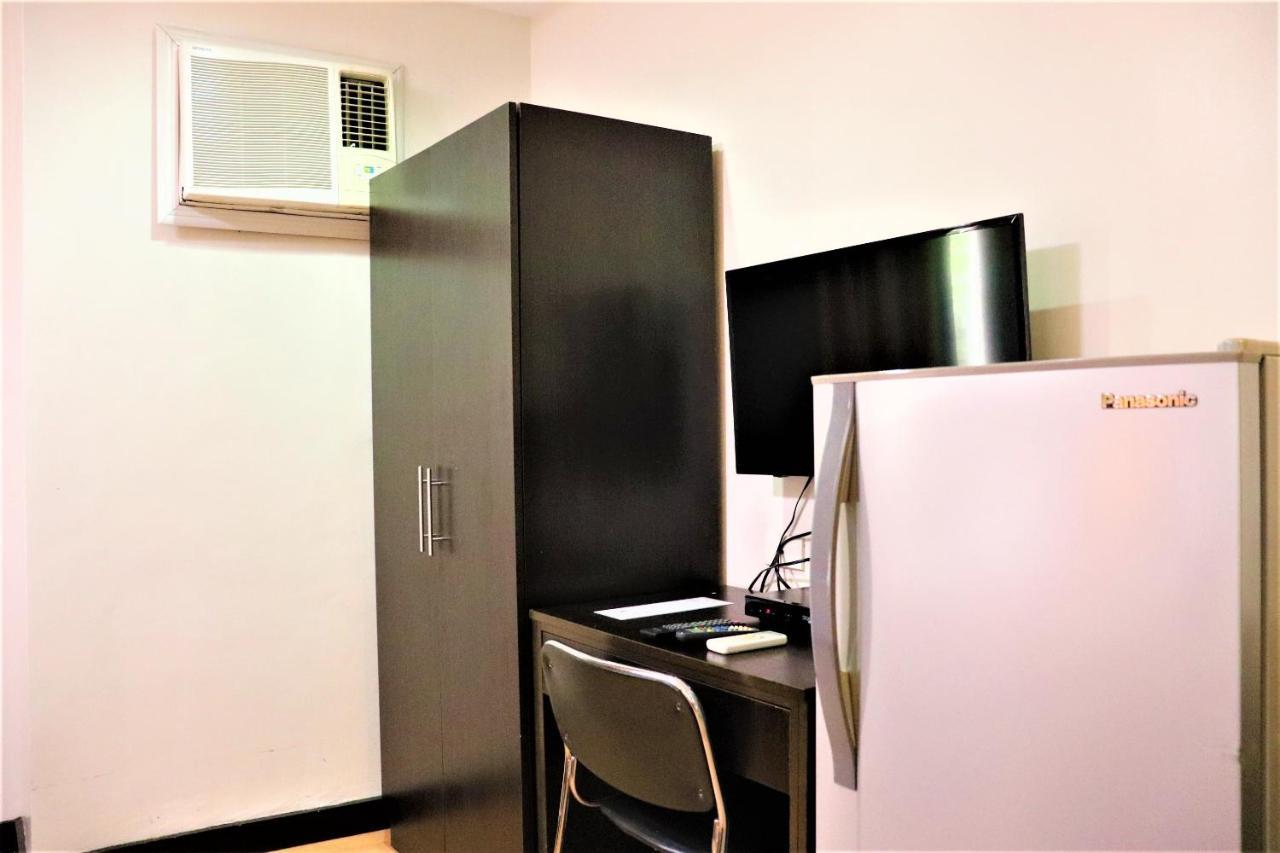 The Studio 18 Residences Manila Esterno foto