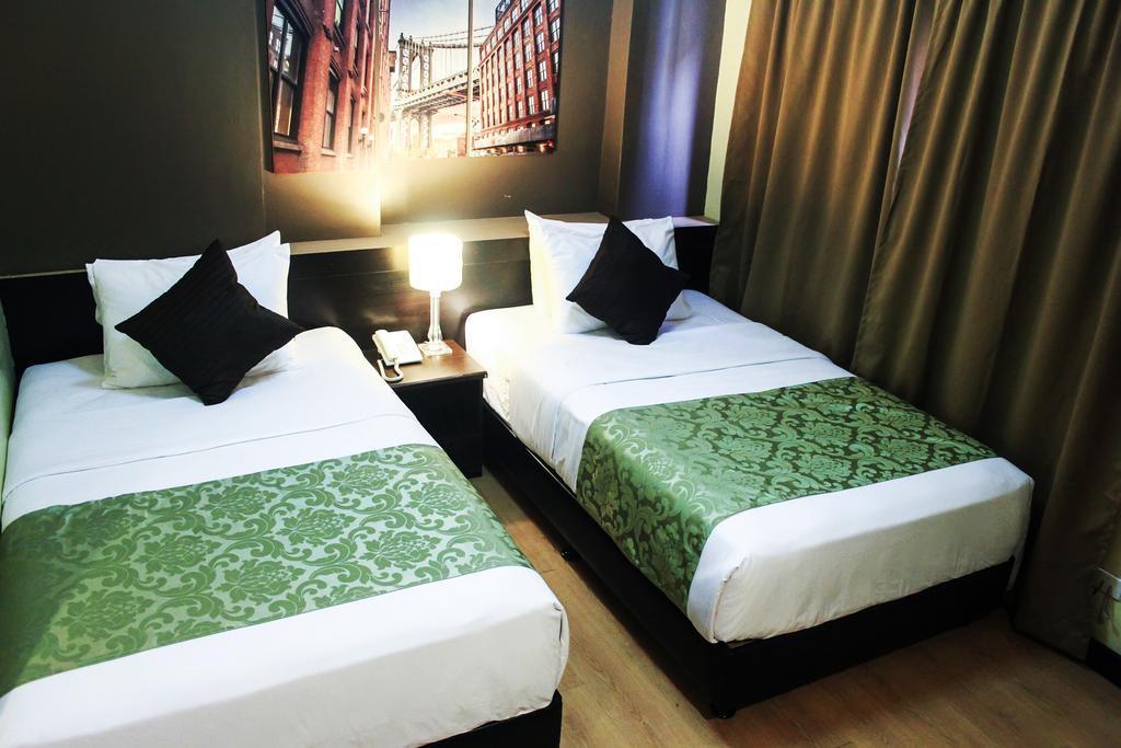 The Studio 18 Residences Manila Esterno foto