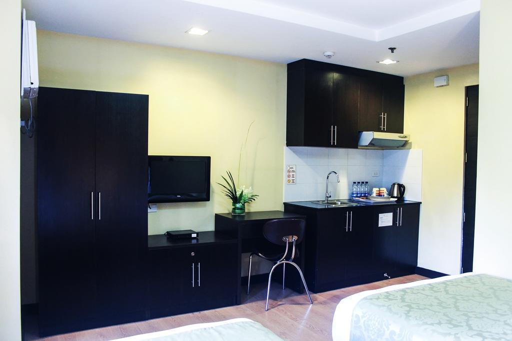 The Studio 18 Residences Manila Esterno foto