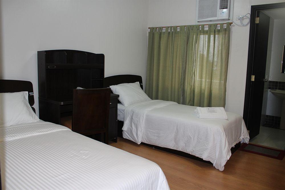 The Studio 18 Residences Manila Esterno foto