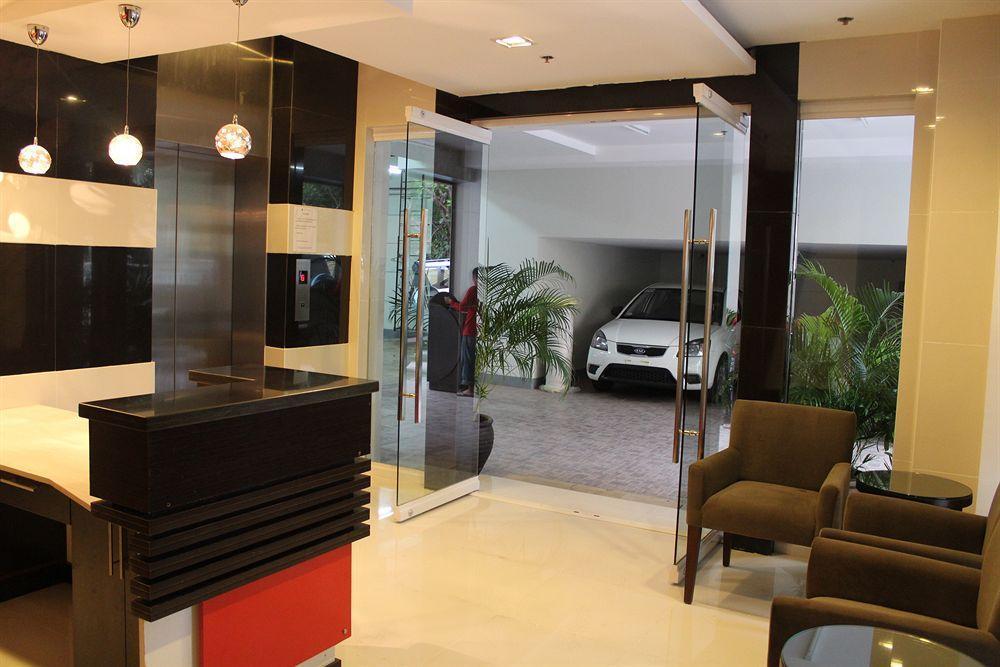 The Studio 18 Residences Manila Esterno foto