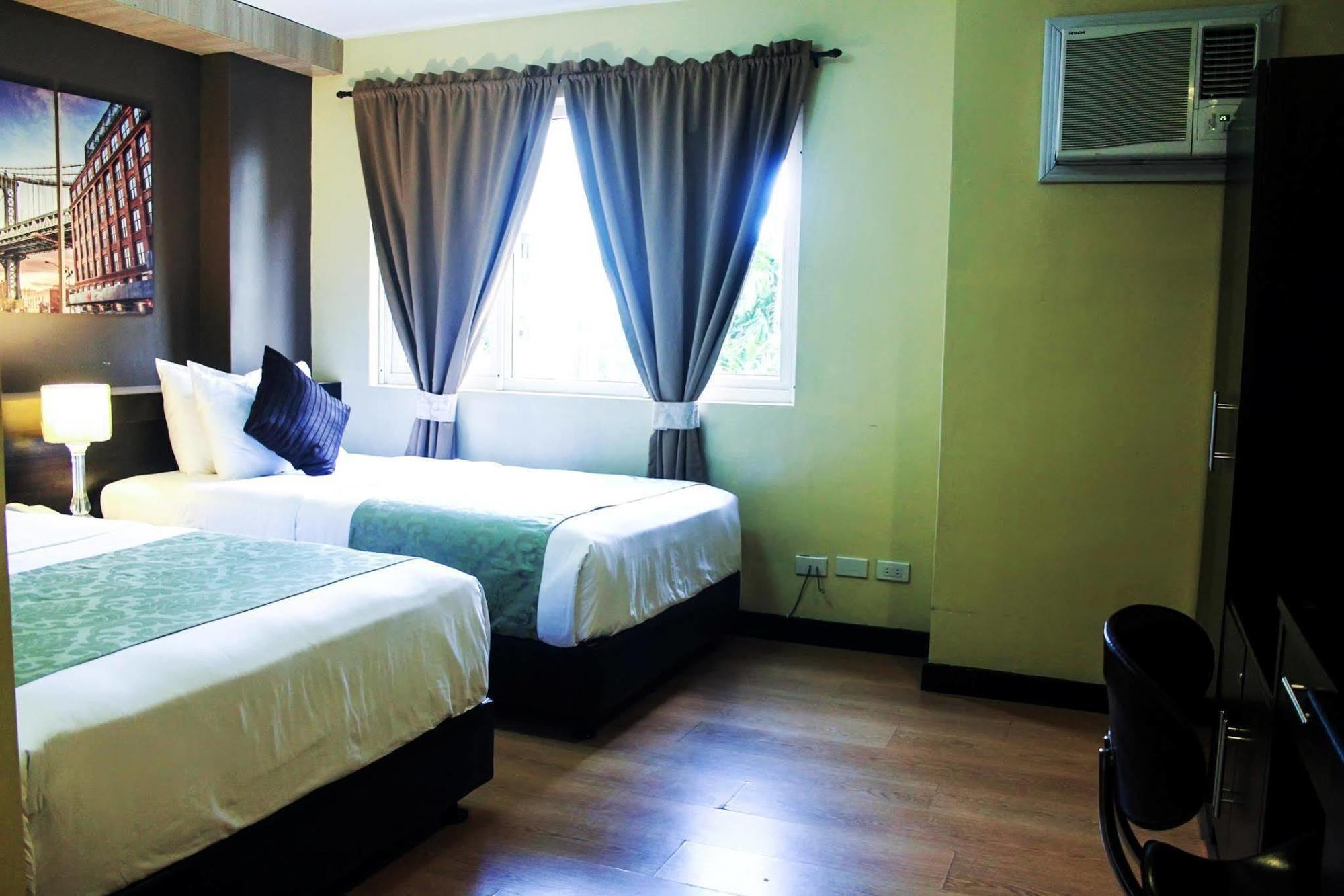 The Studio 18 Residences Manila Esterno foto