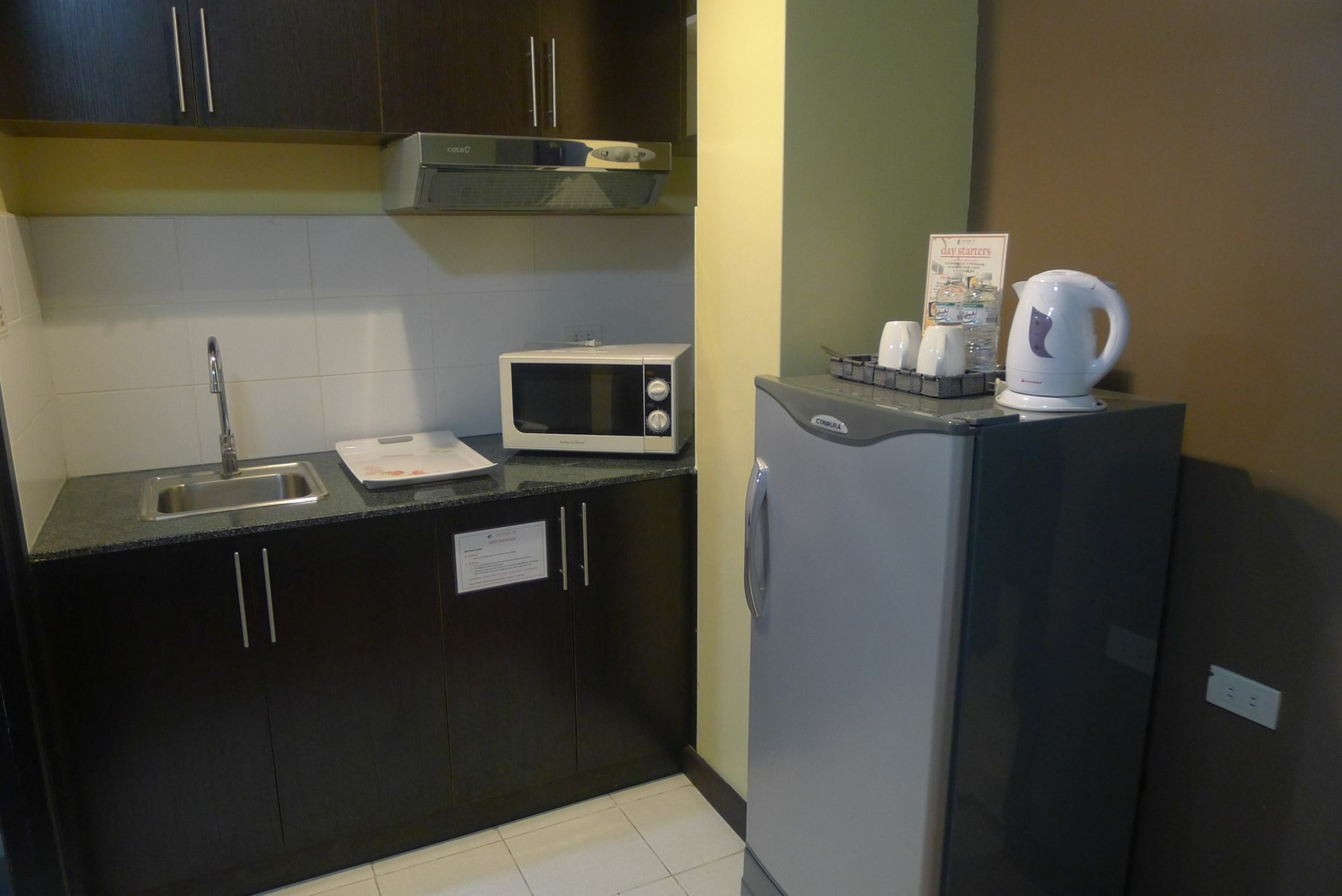 The Studio 18 Residences Manila Esterno foto