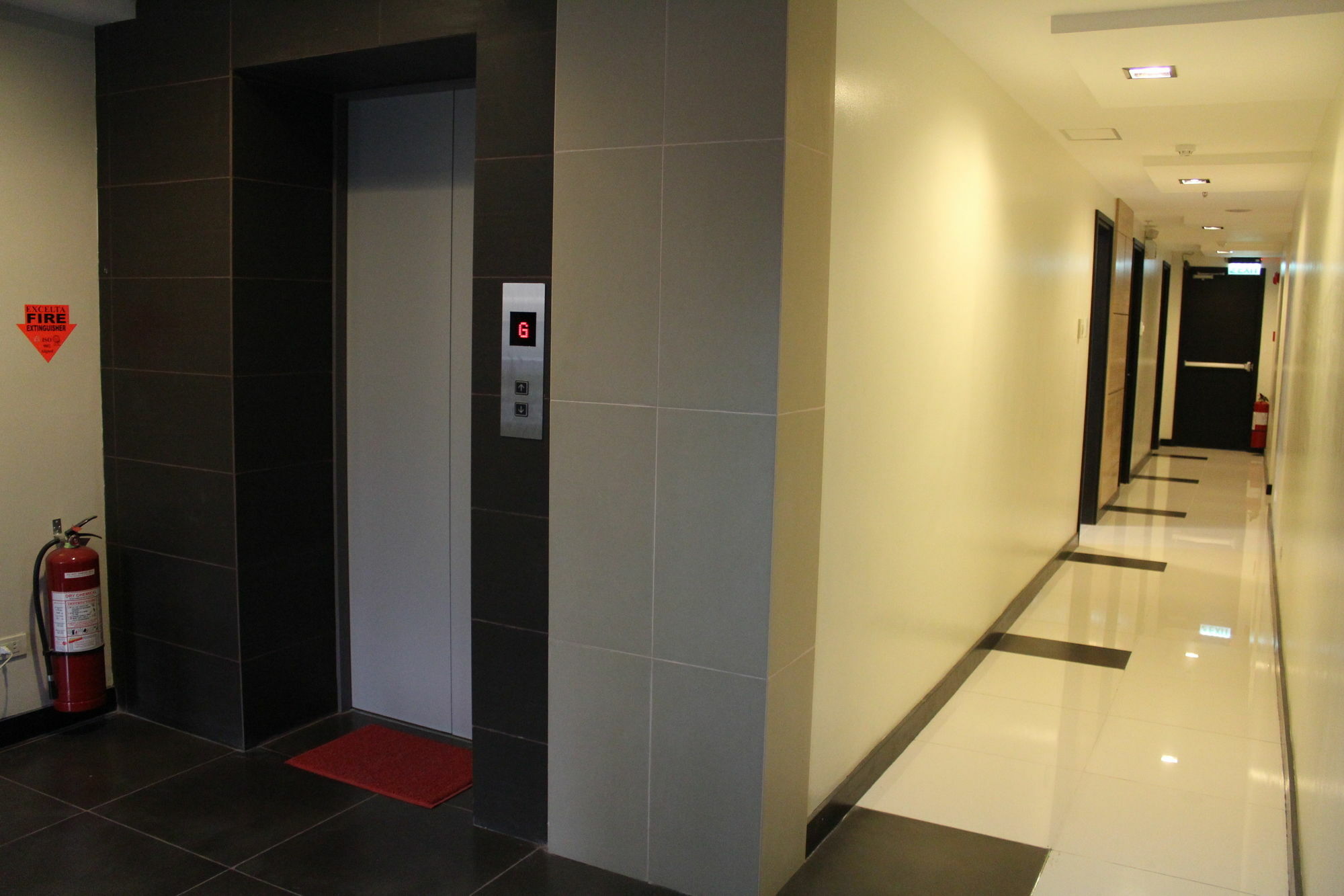 The Studio 18 Residences Manila Esterno foto